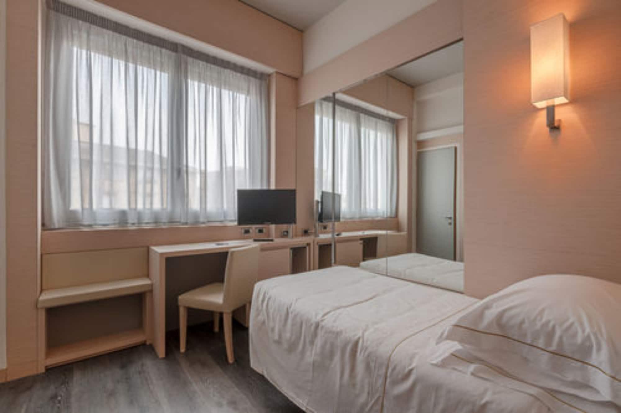 Hotel Ariston Milan Bagian luar foto