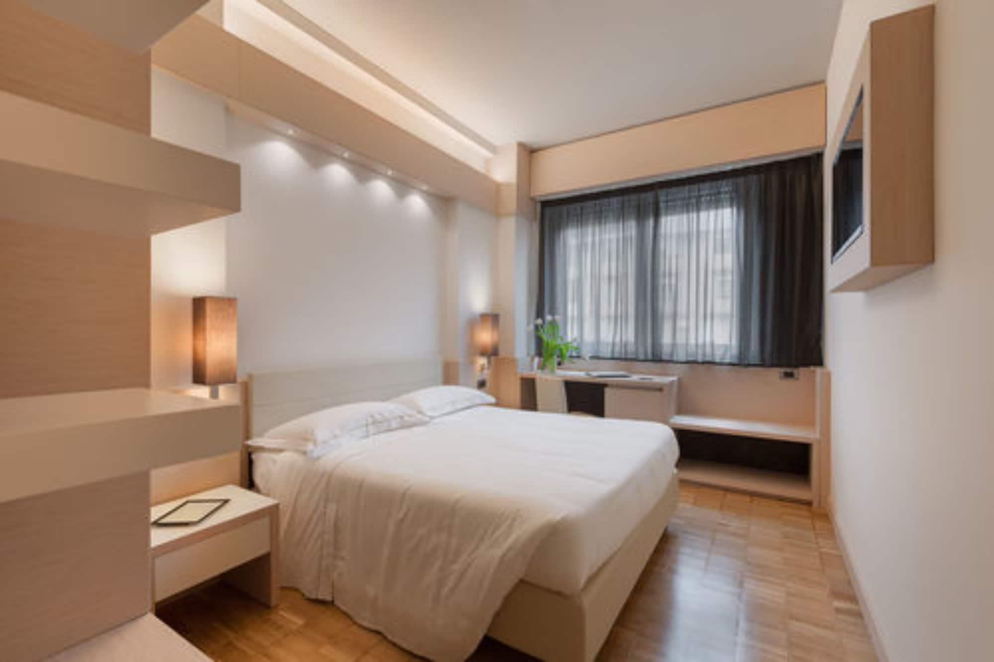 Hotel Ariston Milan Bagian luar foto