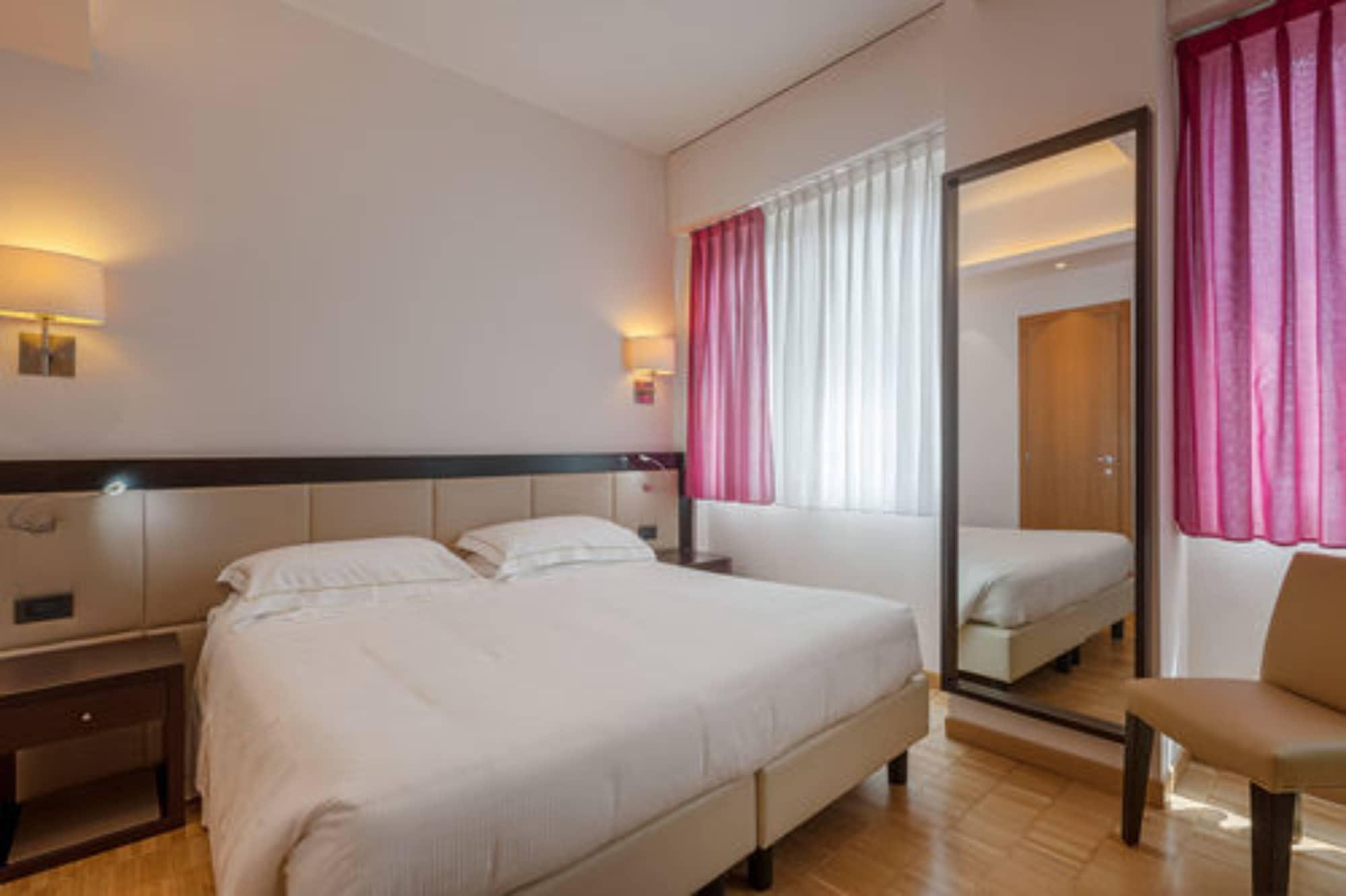 Hotel Ariston Milan Bagian luar foto