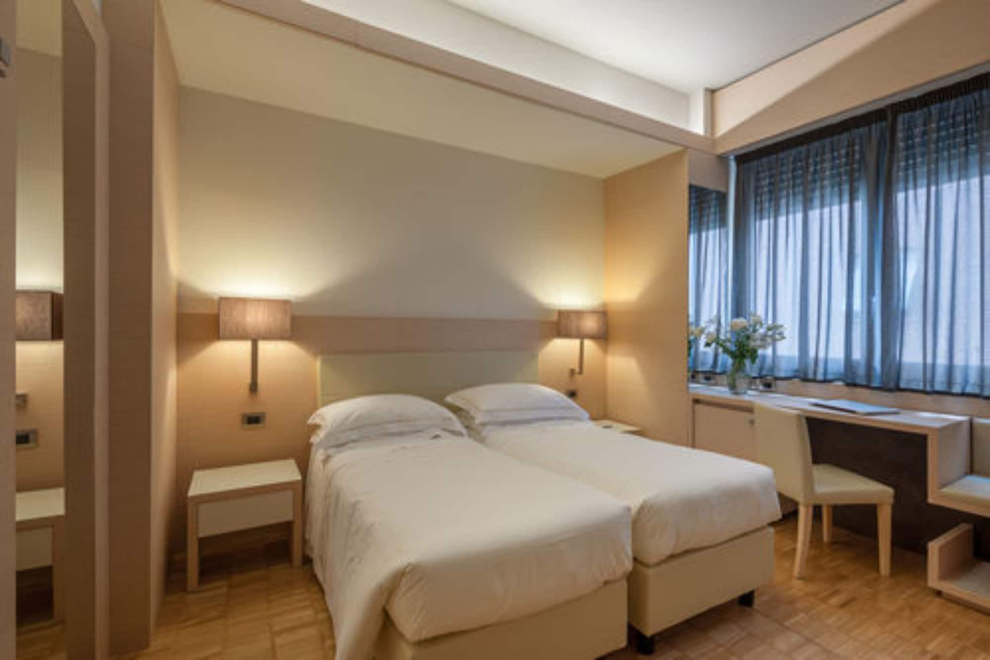 Hotel Ariston Milan Bagian luar foto